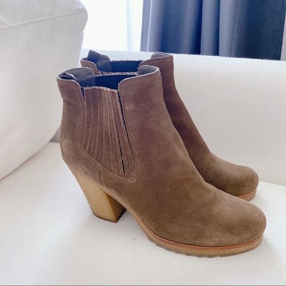 NEW Prada Leather ankle boots in camel/brown - Picture 14 of 14